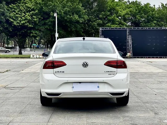 Volkswagen Lingdu 230TSI DSG Fashion Edition Country VI