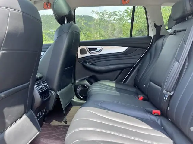 Roewe Roewe RX5 MAX Supreme series 300TGI automatic Luxury Cockpit Version