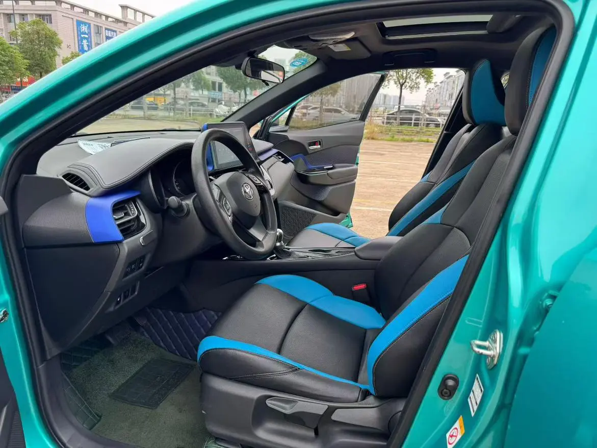 TOYOTA Toyota C-HR 2.0L leading version Country V
