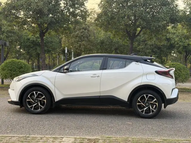 TOYOTA Toyota C-HR 2.0L Deluxe Edition