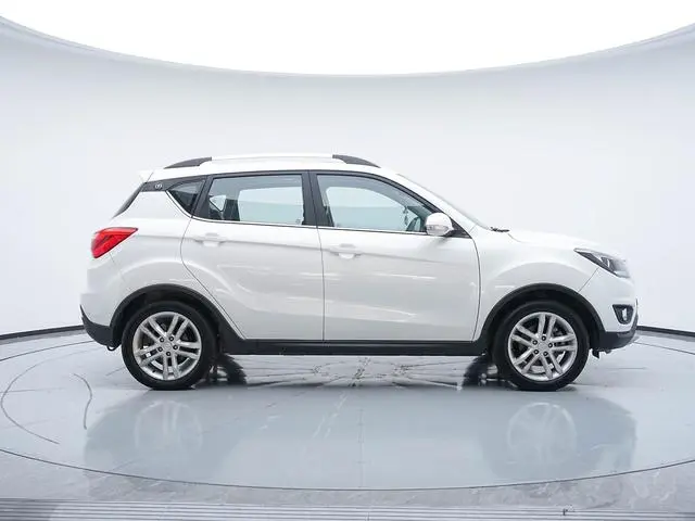 Changan Changan CS35 1.6L automatic luxury type