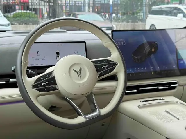 VOYAH Lantu Dreamer PHEV Four-wheel drive flagship Kunpeng Edition