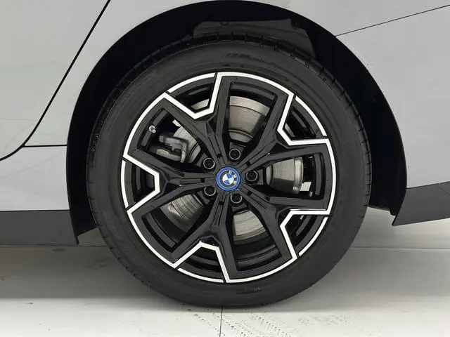 BMW BMW i3 Facelift eDrive40L Yao Ye Set