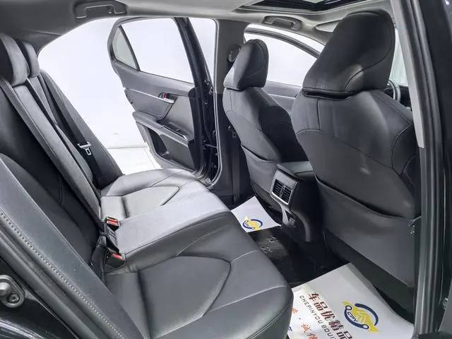 TOYOTA Camry 2.0G Deluxe Edition