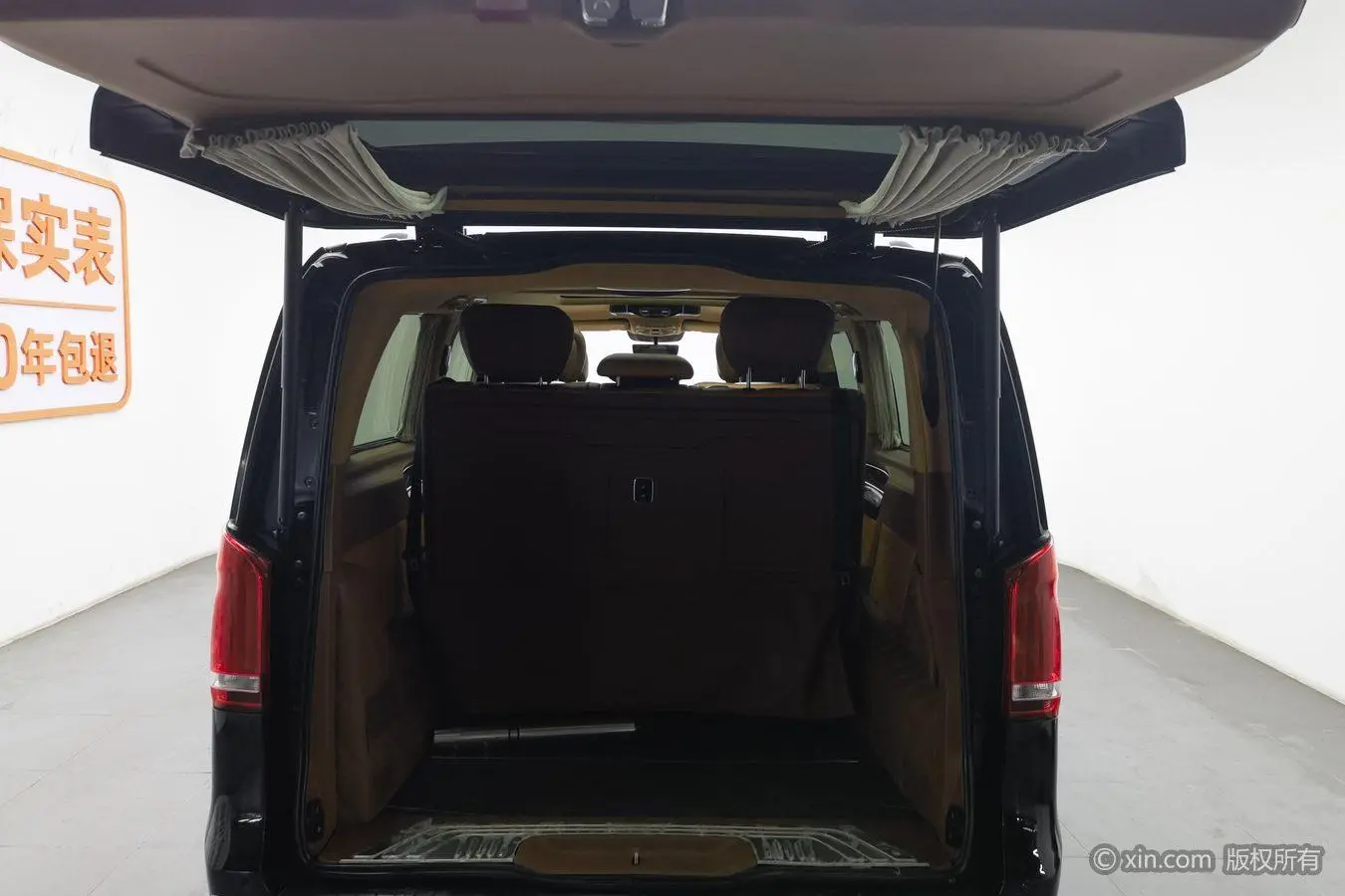 Mercedes-Benz Mercedes-Benz V-class V 260 L Long wheelbase Deluxe Edition