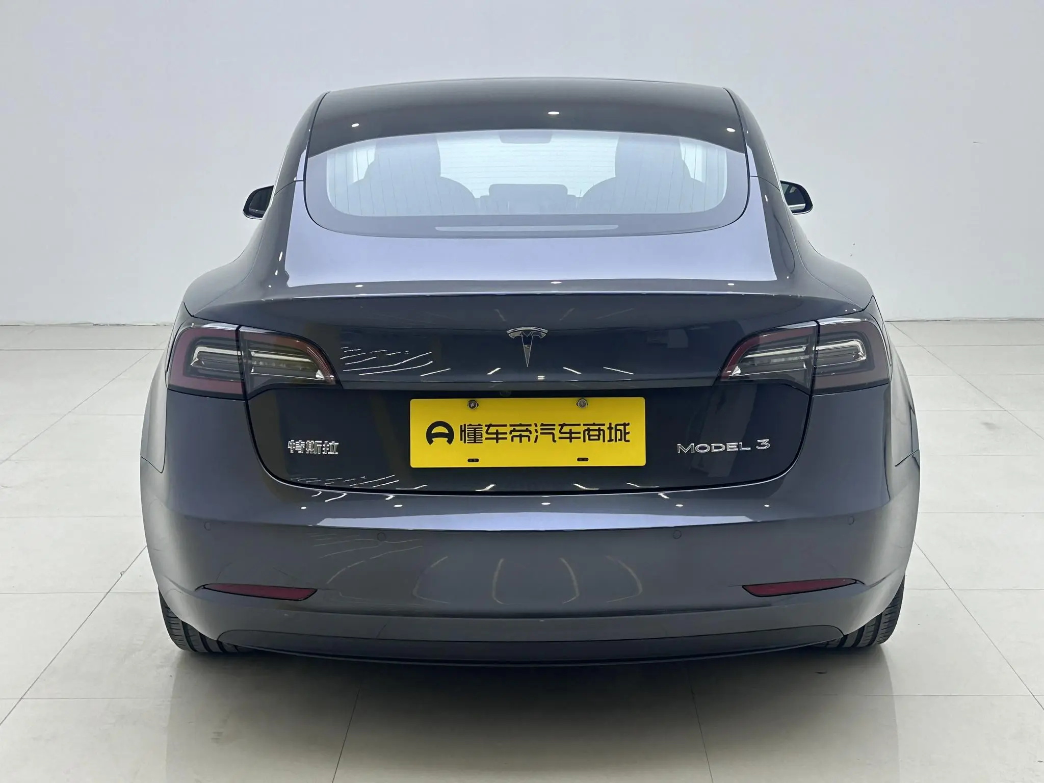Tesla Model 3 Upgraded version of standard battery life rear drive