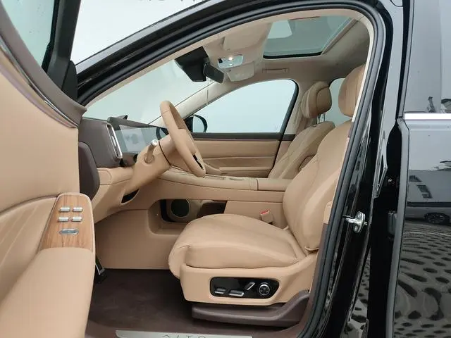 AITO Ask the world M8 Extended range Ultra six-seater version