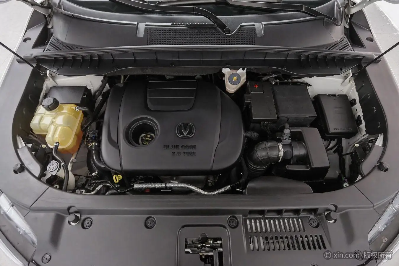 Changan Changan CS95 2.0T two-wheel drive luxury