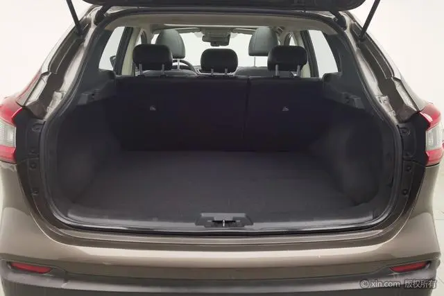 Nissan Qashqai 2.0 L XV Prem Deluxe Edition