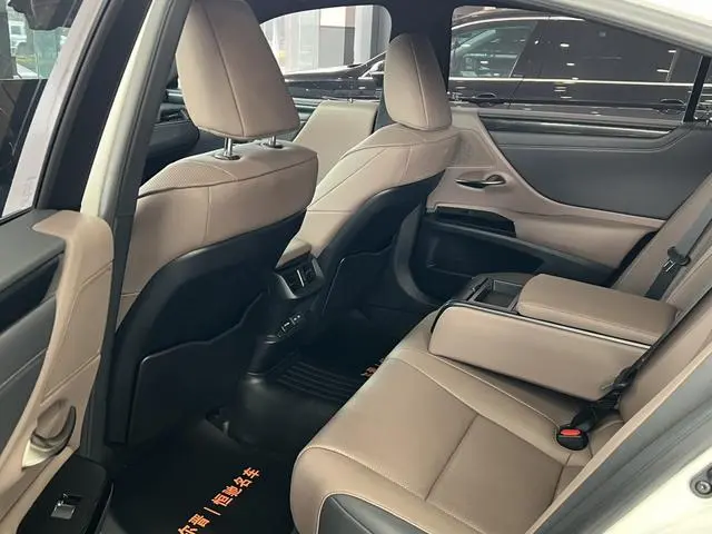 Lexus Lexus ES 200 Excellent Edition