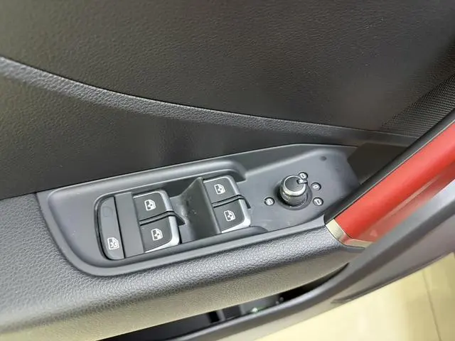 Audi Audi Q2L 35TFSI fashion dynamic country VI