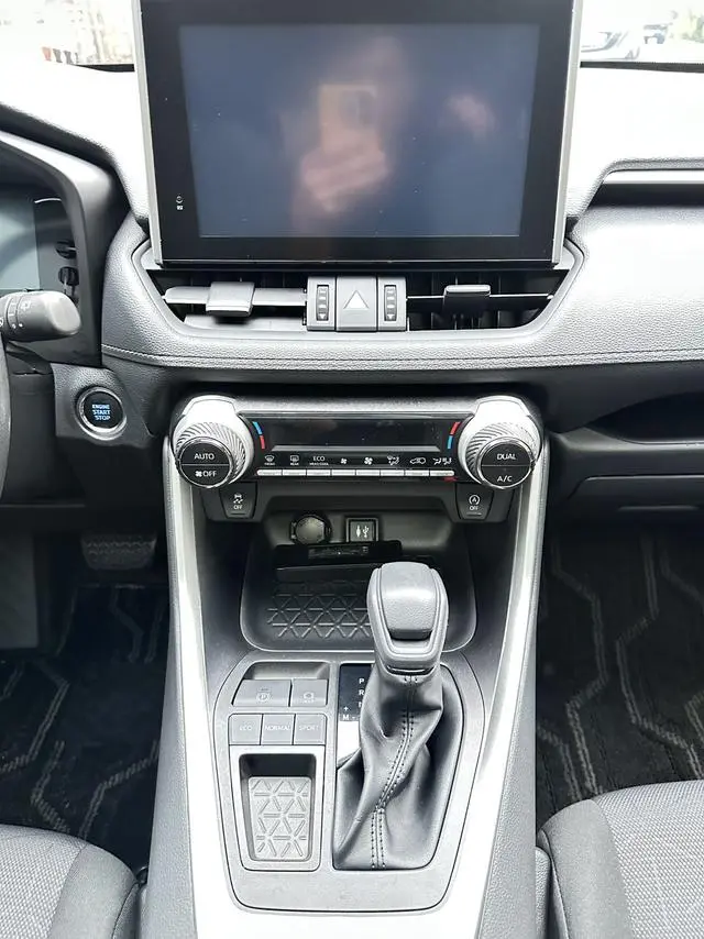 TOYOTA RAV4 Rongfang 2.0L CVT two-wheel drive fashion version