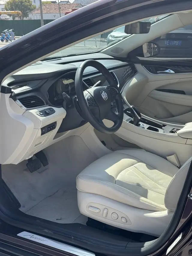 Buick Lacrosse Avenir first-come-first-served