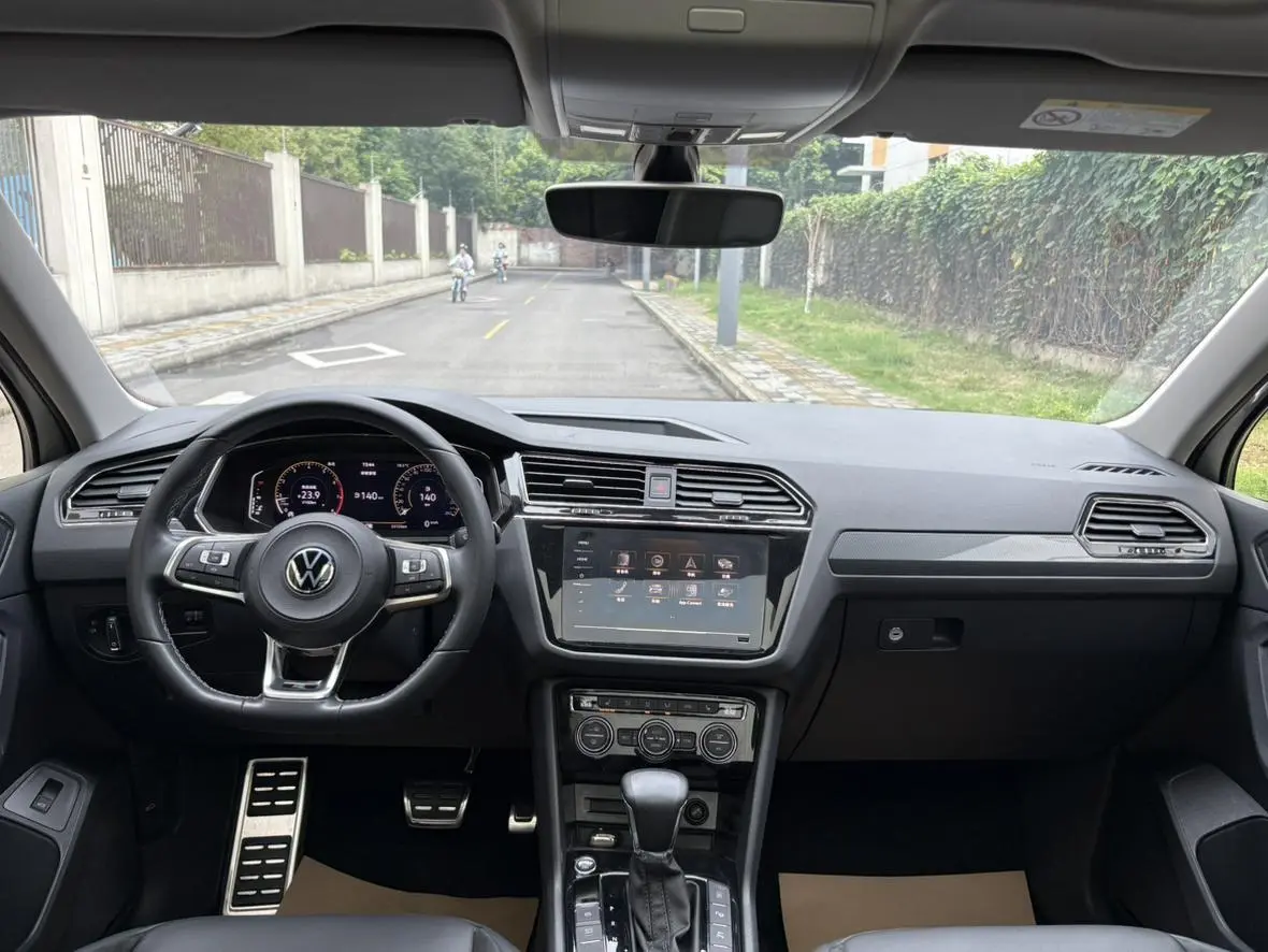 Volkswagen Tiguan L 330TSI automatic two-wheel drive R-Line Premium edition
