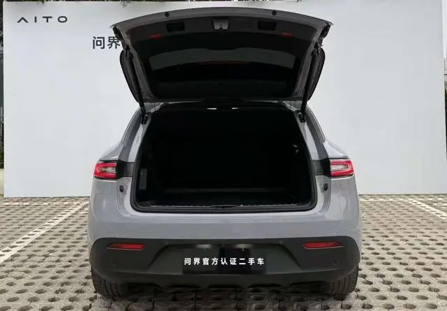 AITO Ask the world M5 Extended range Max RS four-wheel drive high-end smart driving version