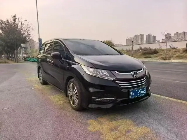 Honda Odyssey 2.4L Deluxe Edition