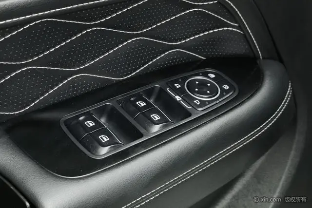 Tank Tank 300 City version 2.0T is very stylish