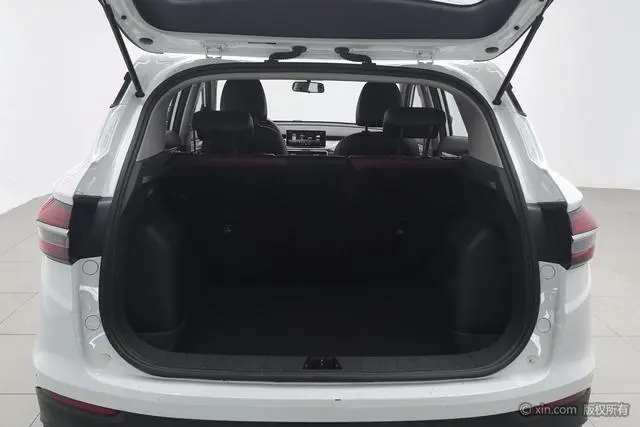 Geely Binyue 240T DCT Hunter