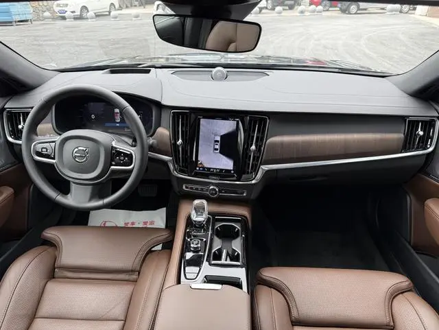 Volvo Volvo S90 PHEV T8 four-wheel drive long battery life Zhiya Deluxe Edition