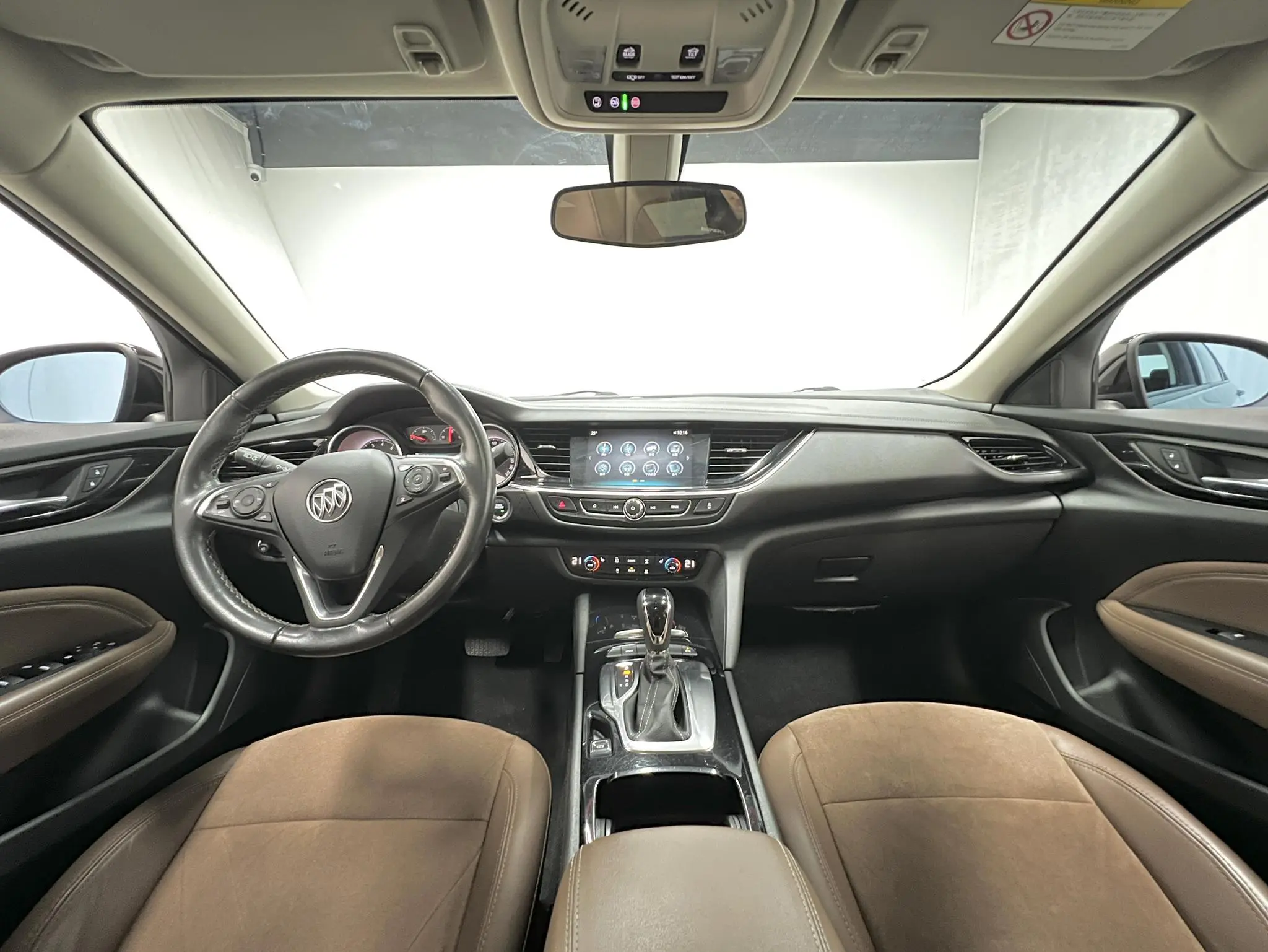 Buick Regal 20T Elite Country VI