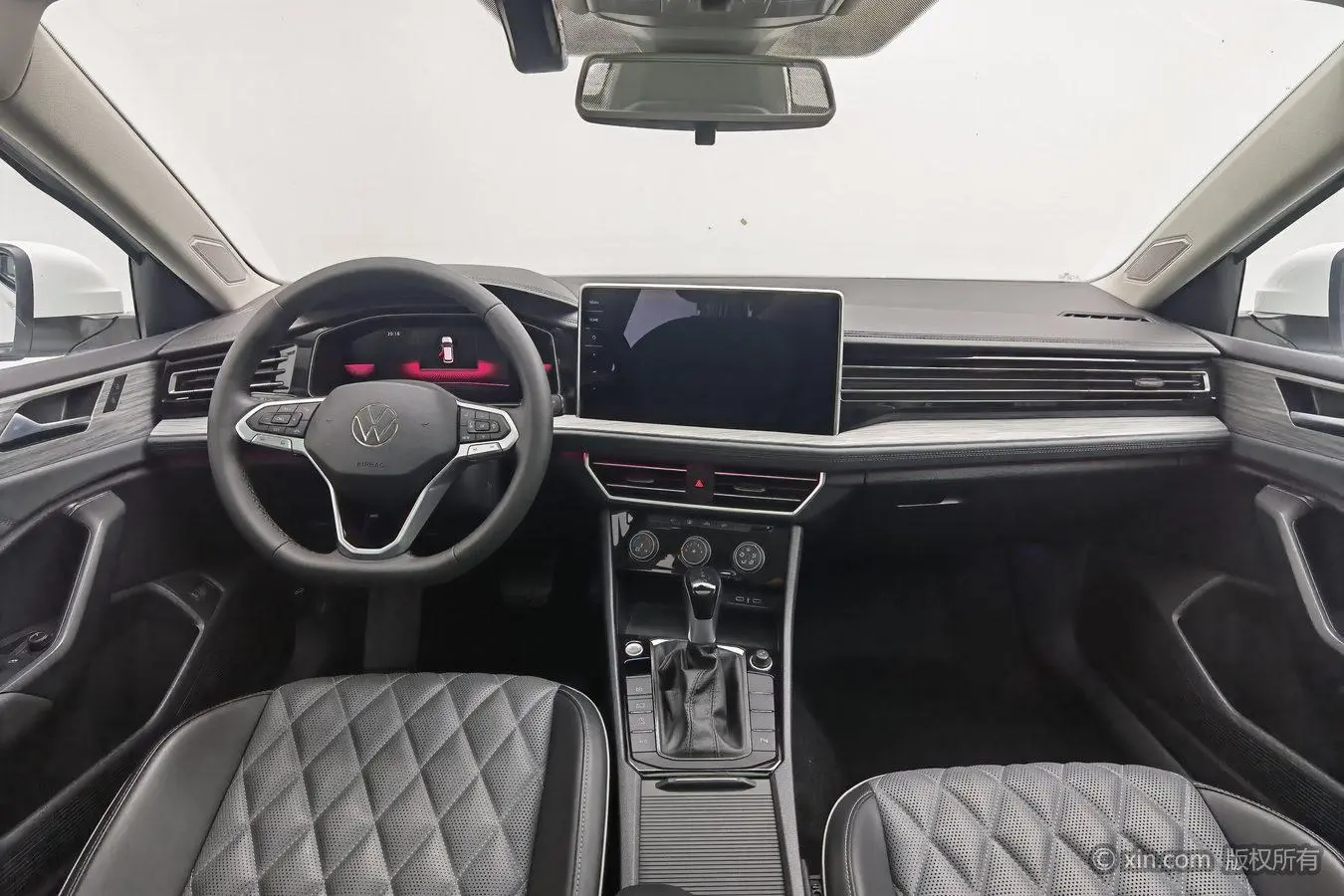 Volkswagen Sagitar 300TSI DSG Beyond Edition