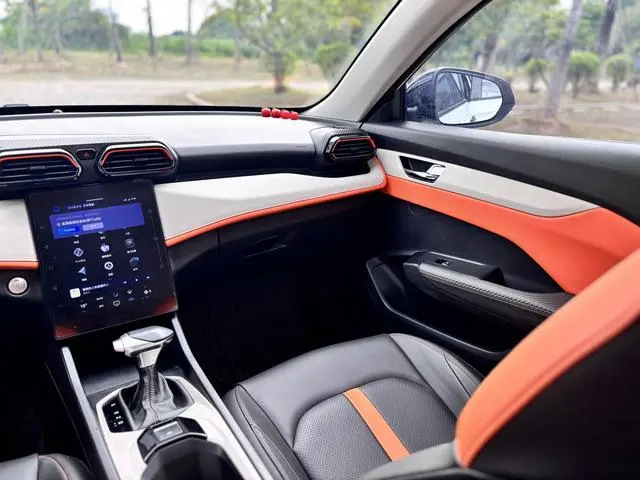 Dongfeng Fengshen Yi Hyun Mach Version 1.5L Automatic Glory Version