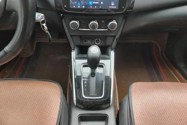 Nissan Xuan Yi Classic 1.6 XL CVT Deluxe Edition