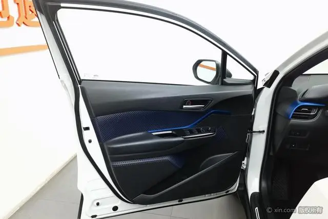 TOYOTA Toyota C-HR 2.0L Leading version