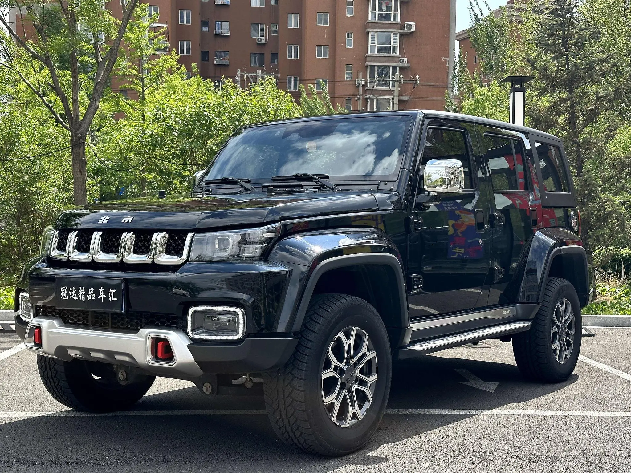 Beijing Beijing off-road BJ40 2.0T automatic four-wheel drive City Hunter edition knight type