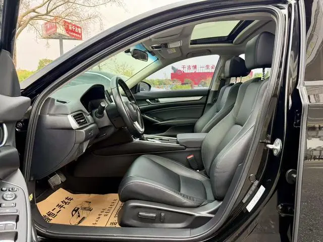 Honda Accord 260TURBO Deluxe Edition