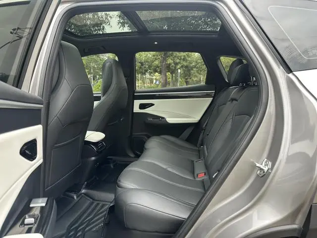 Geely Galaxy Galaxy L7 1.5T DHT 55km PRO