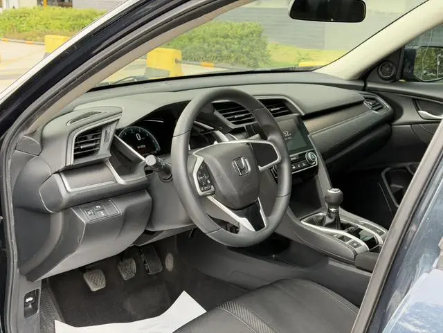 Honda Civic 220TURBO Manual Deluxe Edition