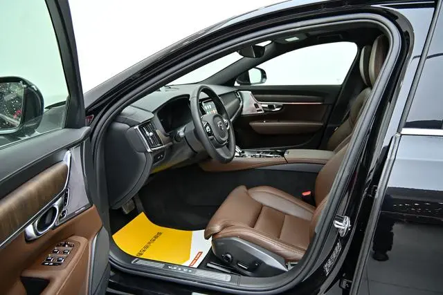 Volvo Volvo S90 PHEV T8 four-wheel drive long battery life Zhiya Deluxe Edition