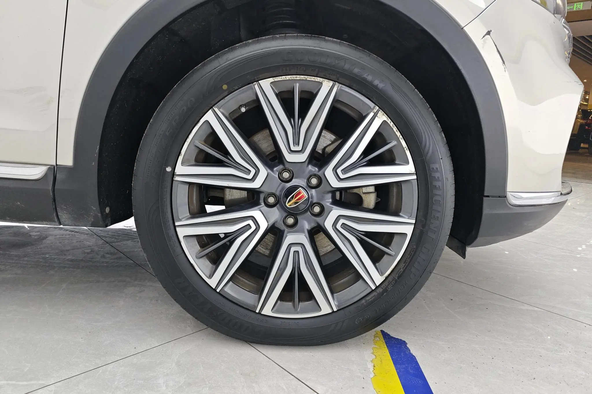 Hongqi Hongqi HS5 2.0T Zhilian Qixiang four-wheel drive version