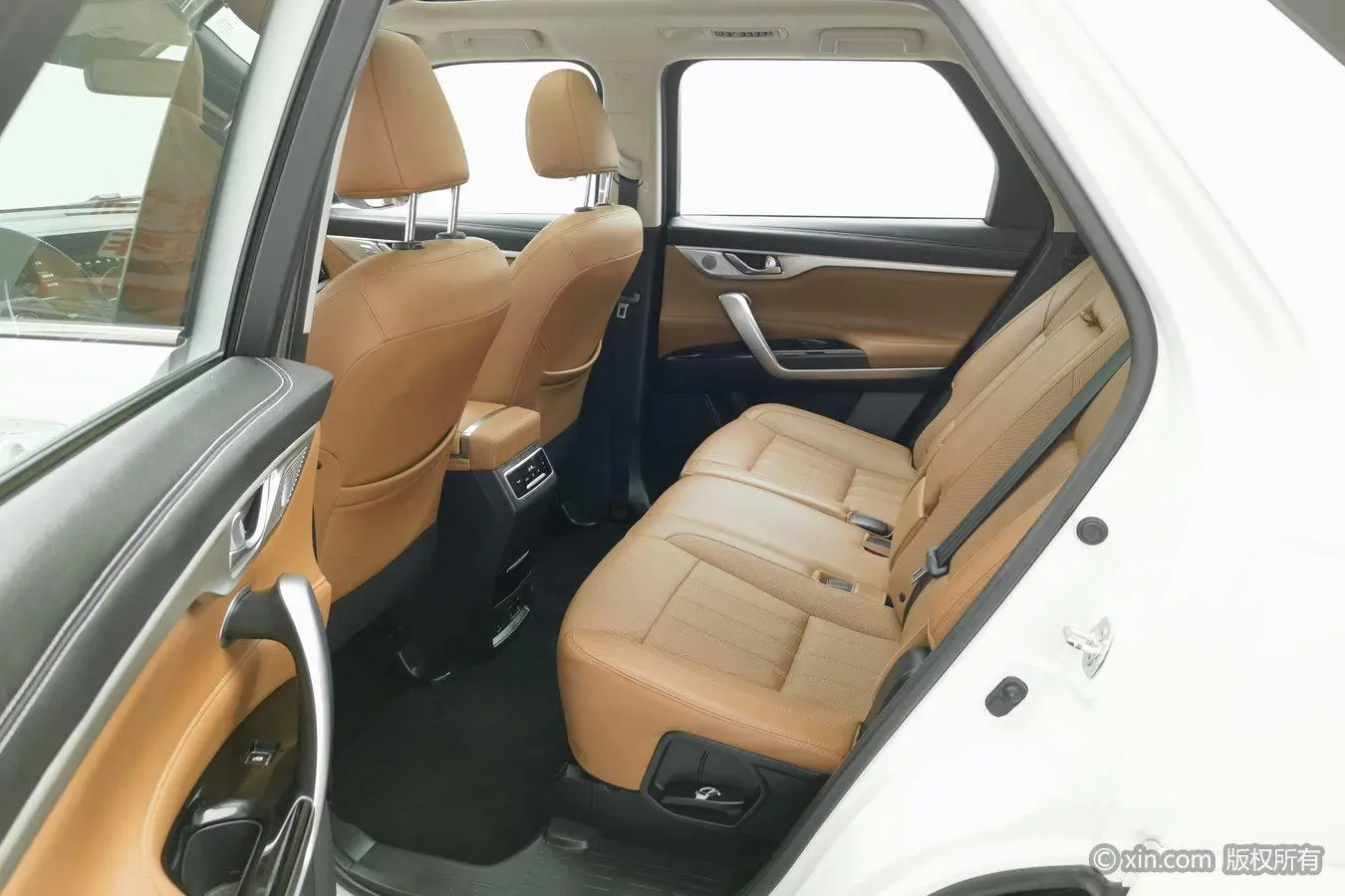 Changan Changan CS95 2.0T two-wheel drive luxury