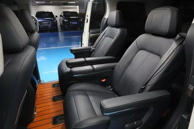 GAC Trumpchi M8 Lingxiu Series 390T Premium Edition