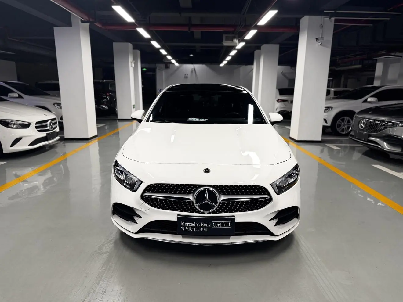 Mercedes-Benz Mercedes-Benz A-class Second facelift A 200 L sports sedan fashion version