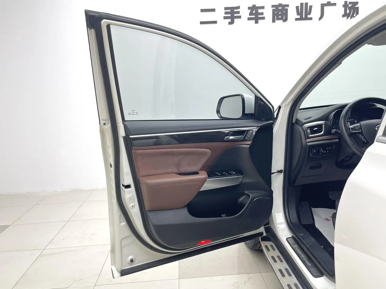 GAC Trumpchi GS8 320T two-wheel drive luxury Zhilian Edition 7 seats