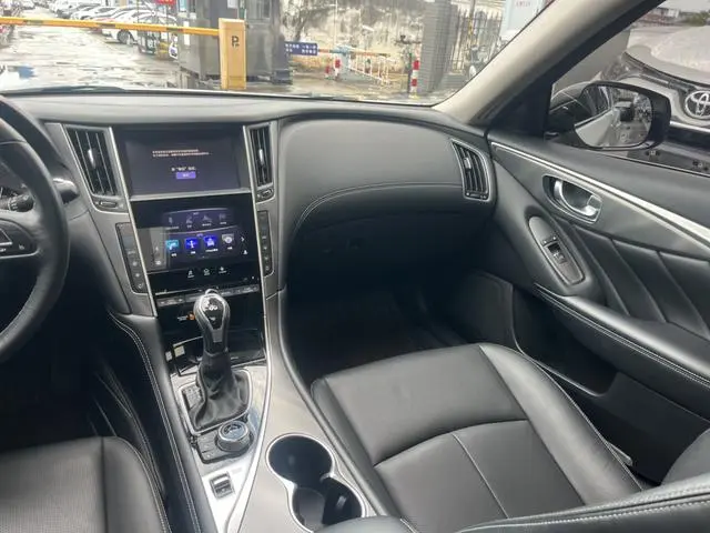 Infiniti Infiniti Q50L 2.0T Yixiang Edition Country VI