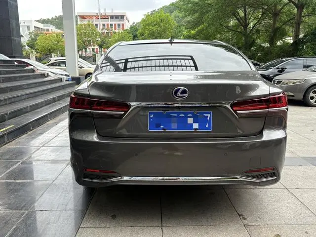 Lexus Lexus LS 500h Executive Edition Country V