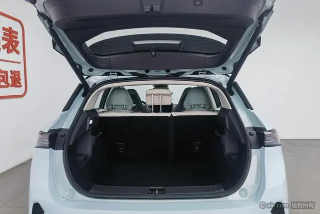 LYNK & CO Lynk & Co. 06 EM-P EM-P 126 long battery life Halo