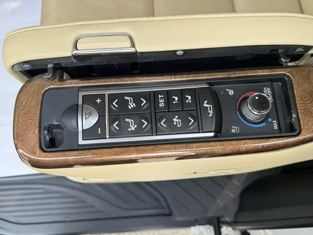 TOYOTA Elfa 3.5L Premium Edition