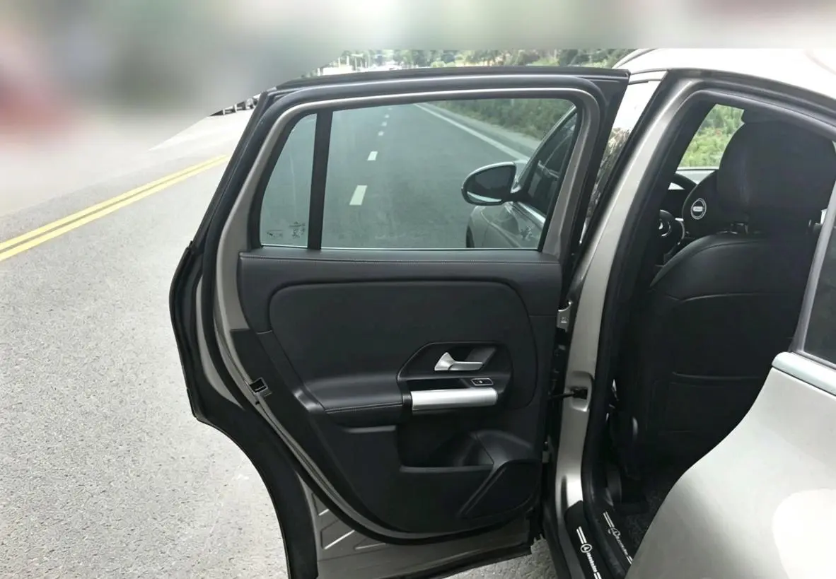 Mercedes-Benz Mercedes-Benz GLA GLA 220