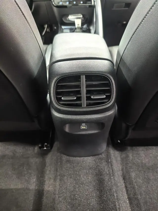 Hyundai Elantra 1.5L CVT LUX Premium Edition