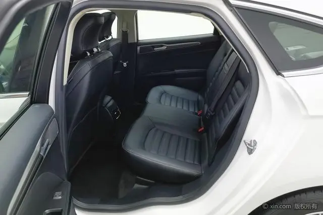 Ford Mondeo EcoBoost 200 Luxury