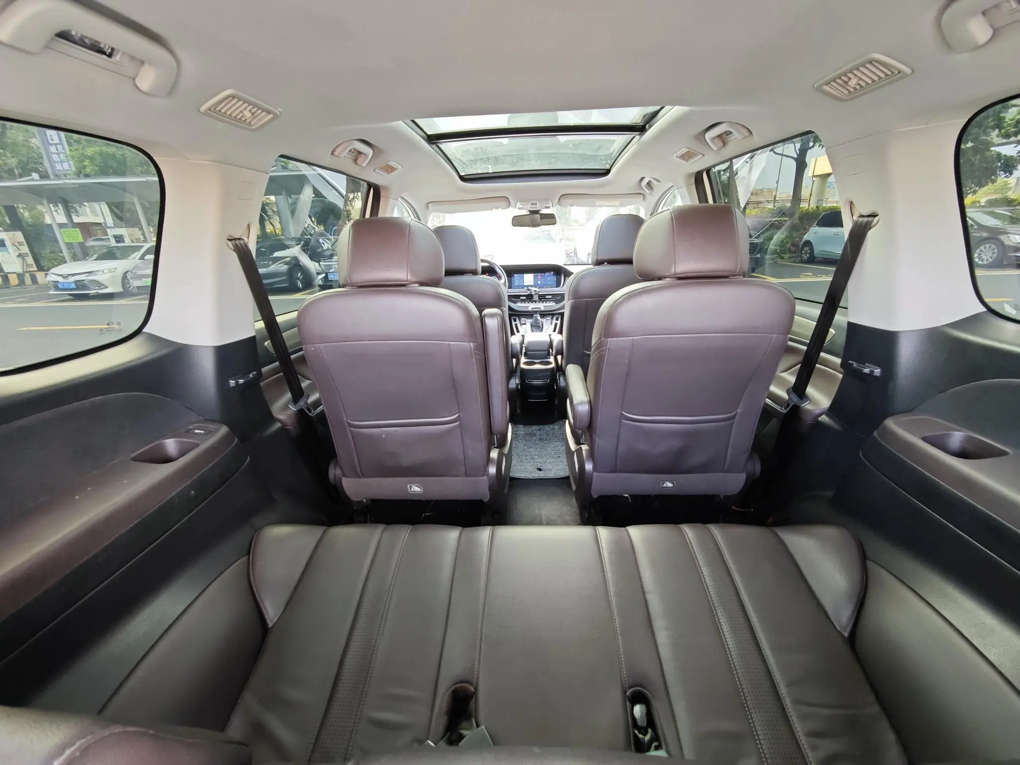 GAC Trumpchi M6 270T automatic Premium Edition 7-seater Country V