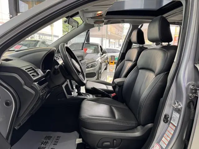Subaru FORESTER Forester 2.0i Fashion Navigation Version