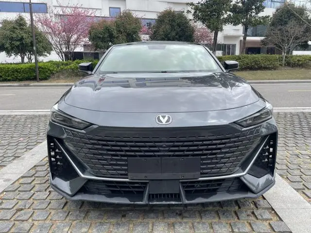 Changan Changan UNI-V 1.5T premium type