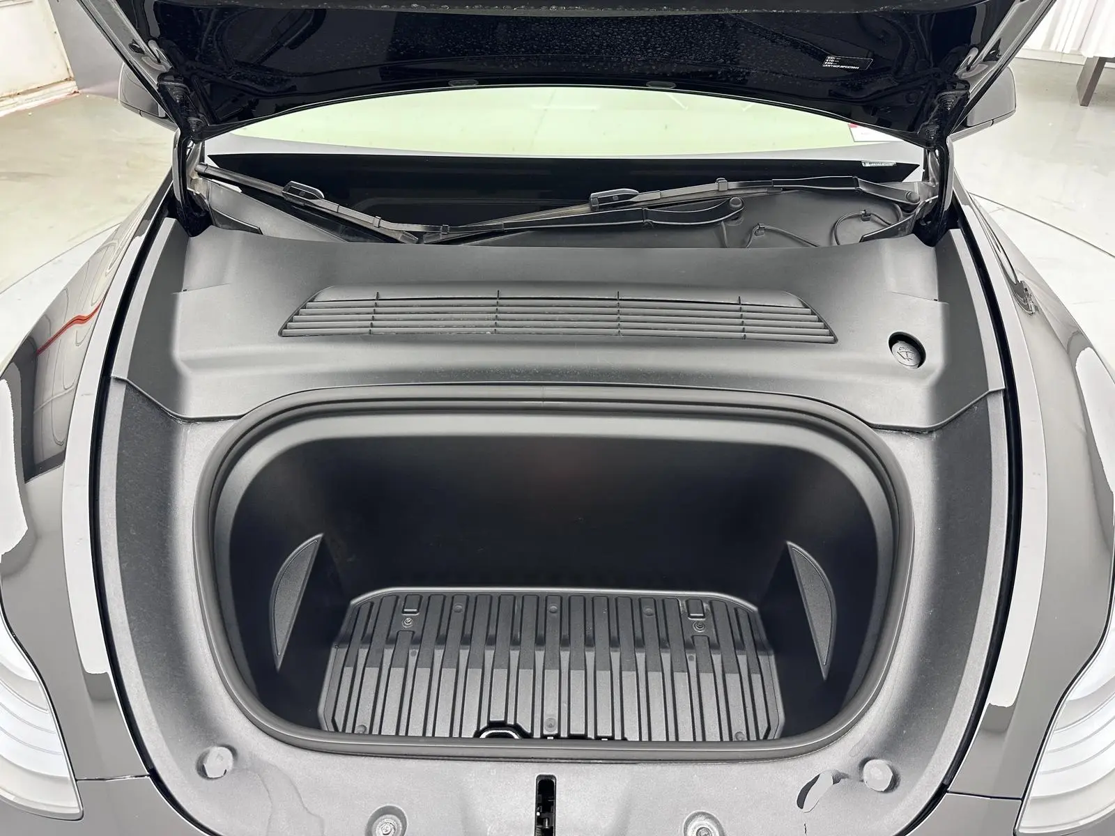 Tesla Model Y Rear-wheel drive version