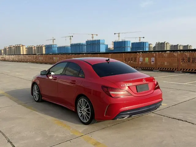 Mercedes-Benz Mercedes-Benz CLA CLA 220 4MATIC